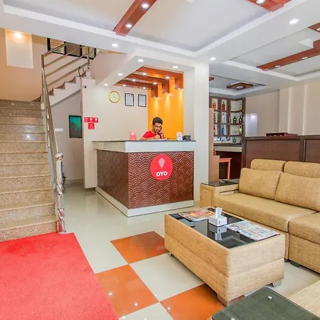 Oyo 136 Hotel Om Plaza